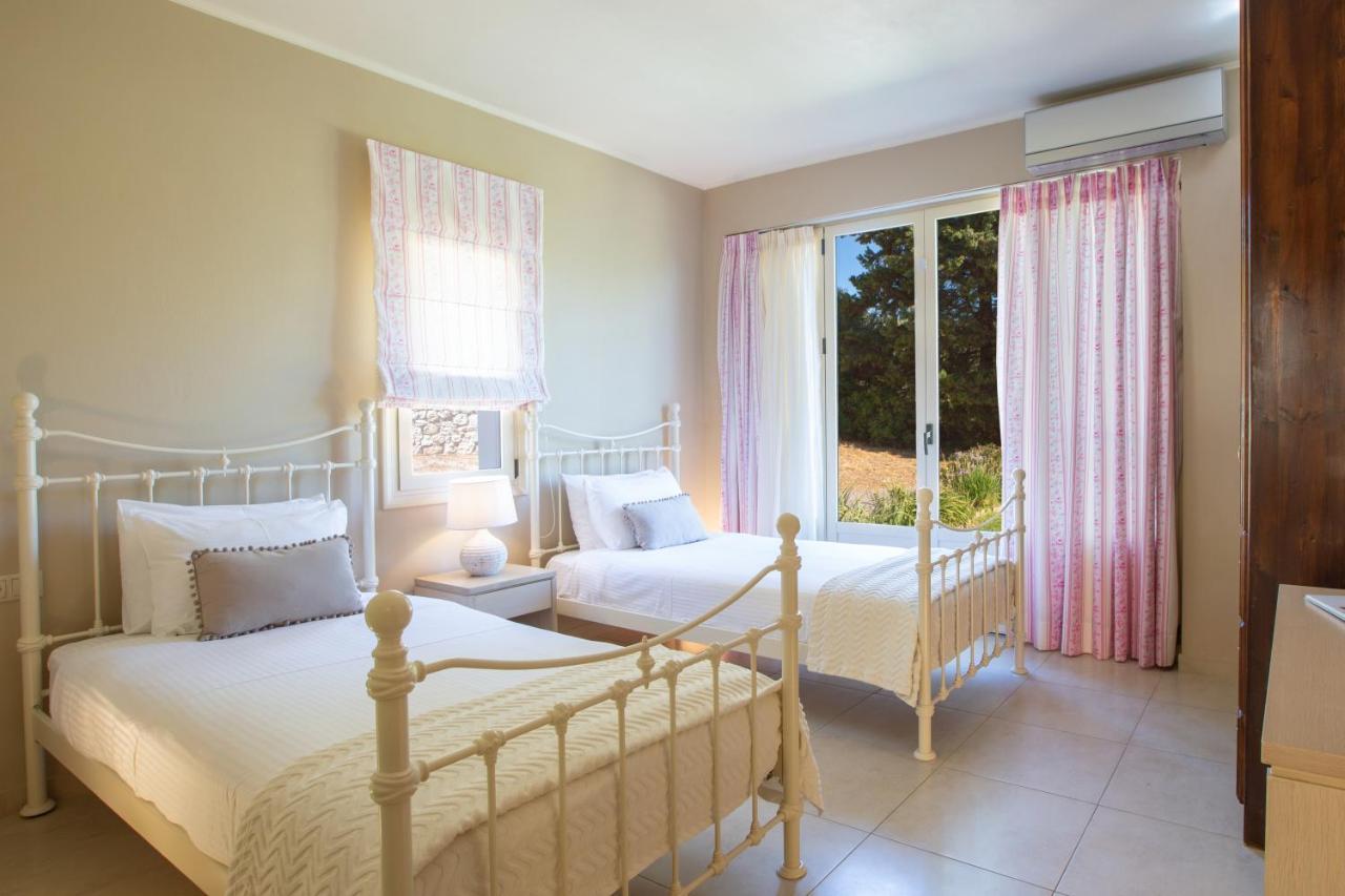 Ionian Luxury Villas Nikiana Exterior photo