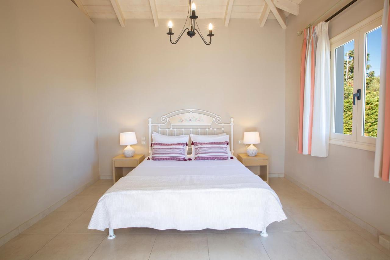 Ionian Luxury Villas Nikiana Exterior photo