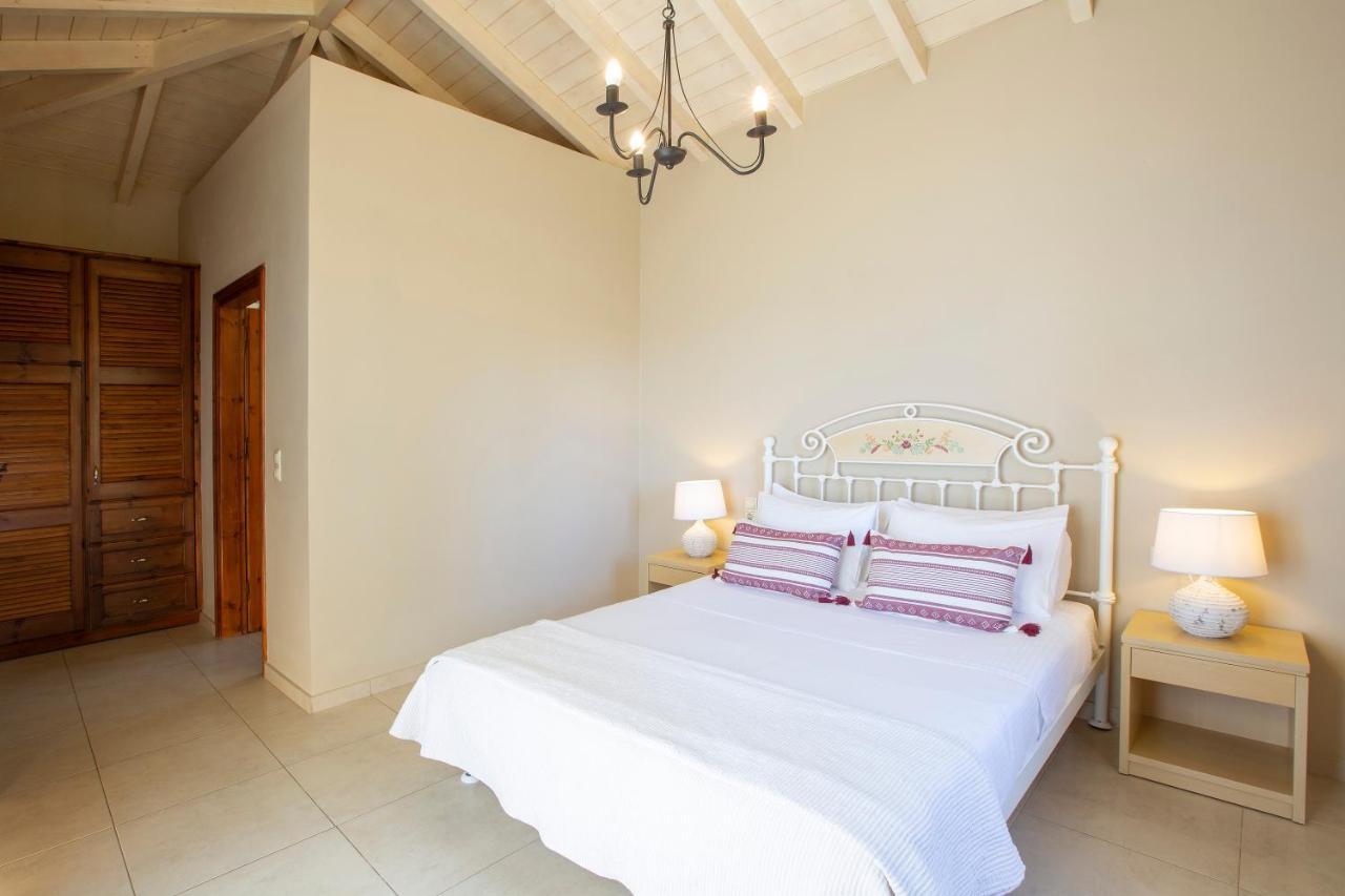 Ionian Luxury Villas Nikiana Exterior photo