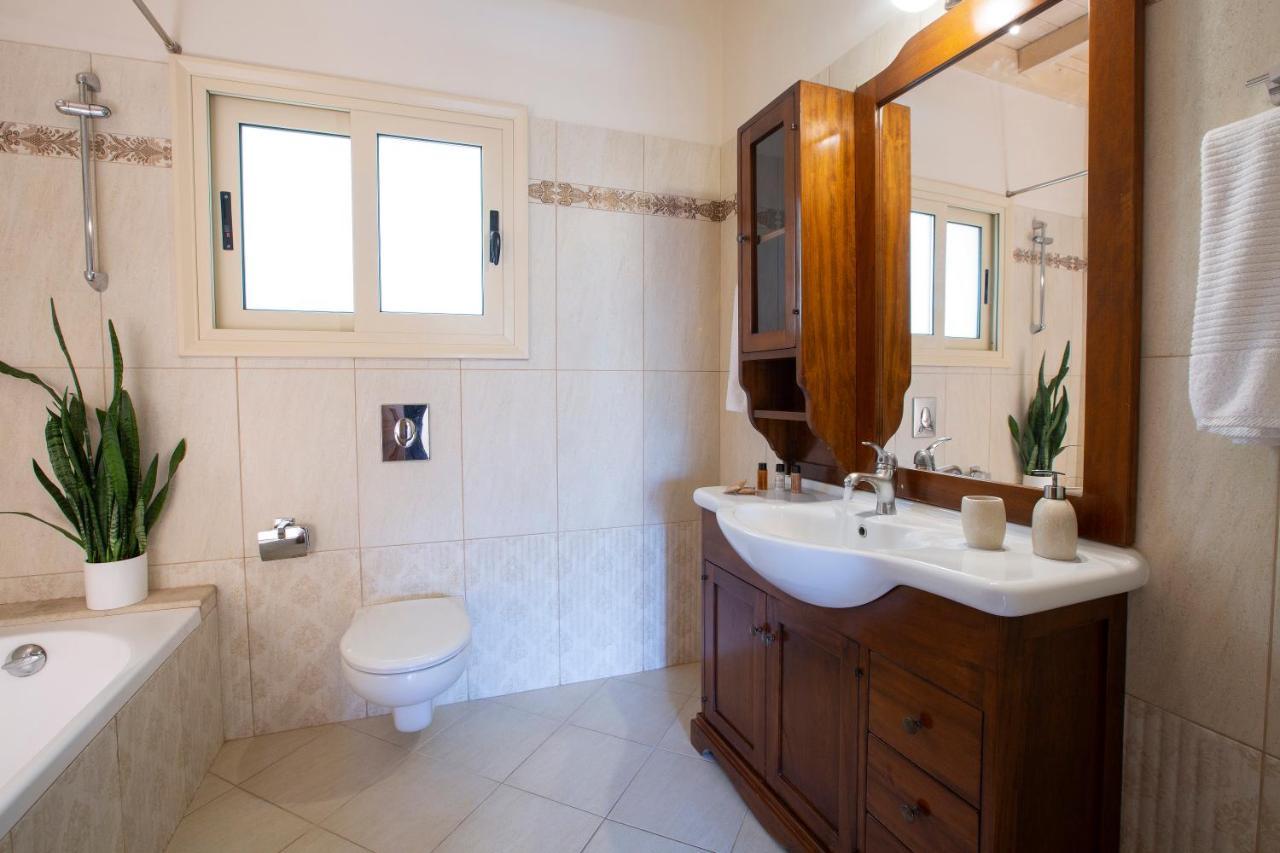 Ionian Luxury Villas Nikiana Exterior photo
