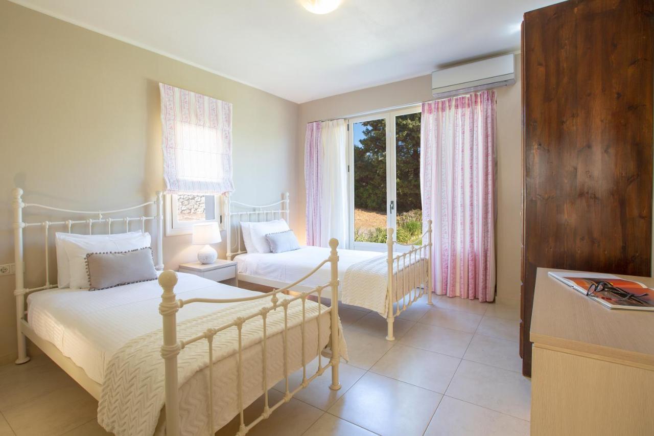 Ionian Luxury Villas Nikiana Exterior photo