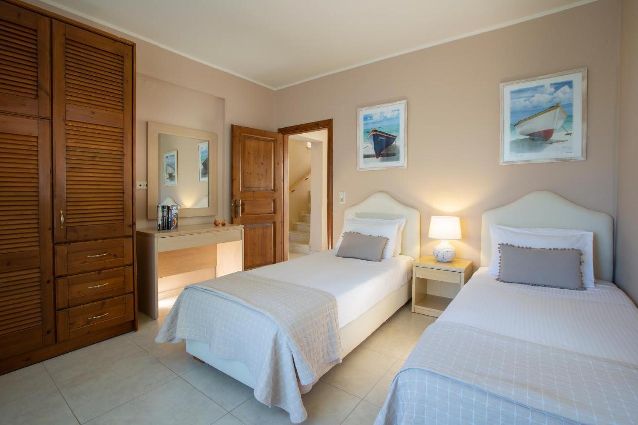 Ionian Luxury Villas Nikiana Exterior photo